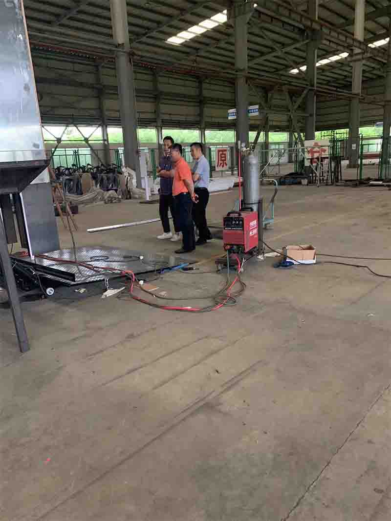 1653960871594678.jpg 5896.jpg